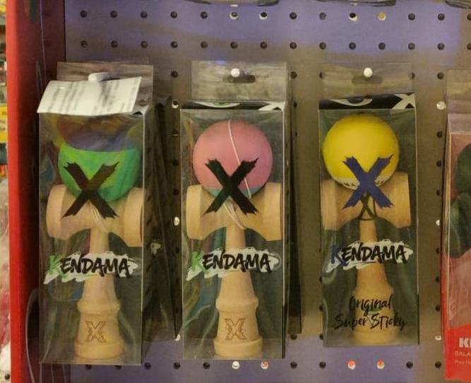 WhatsApp Image 2025-12-09 at 21.53.38 Kendama X Originala, Profesionala, din lemn 18 cm, Ata 55 cm - Image 1